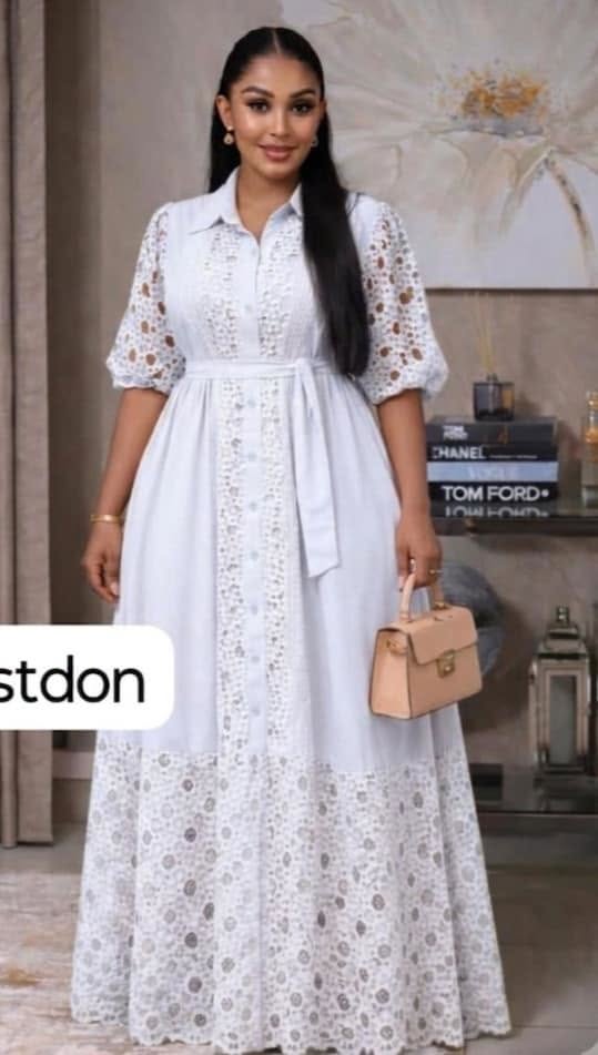 Robe longue en dentelle ajourée